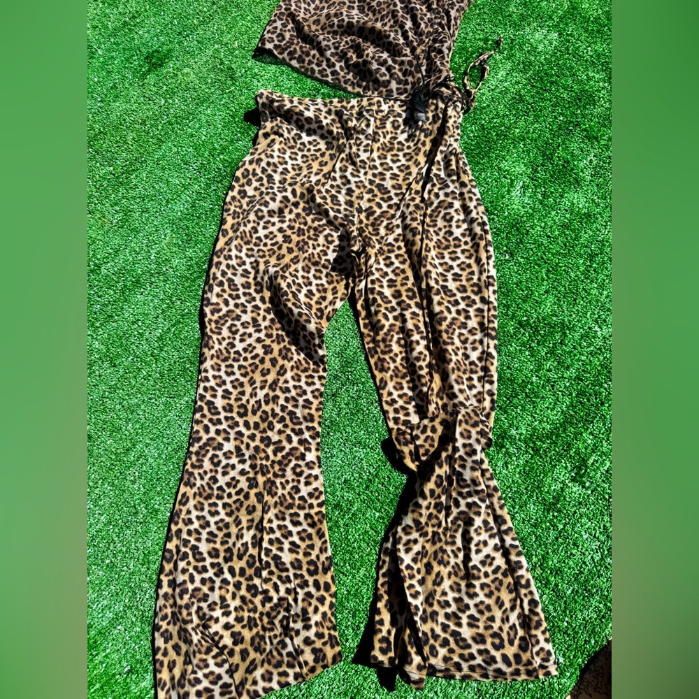Selling outfits$10 each size large and extra large